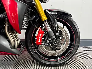 Used 2016 Suzuki GSX-S1000 Naked Red - Interior and Exterior details 13