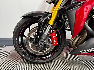 Used 2016 Suzuki GSX-S1000 Naked Red - Interior and Exterior details 14