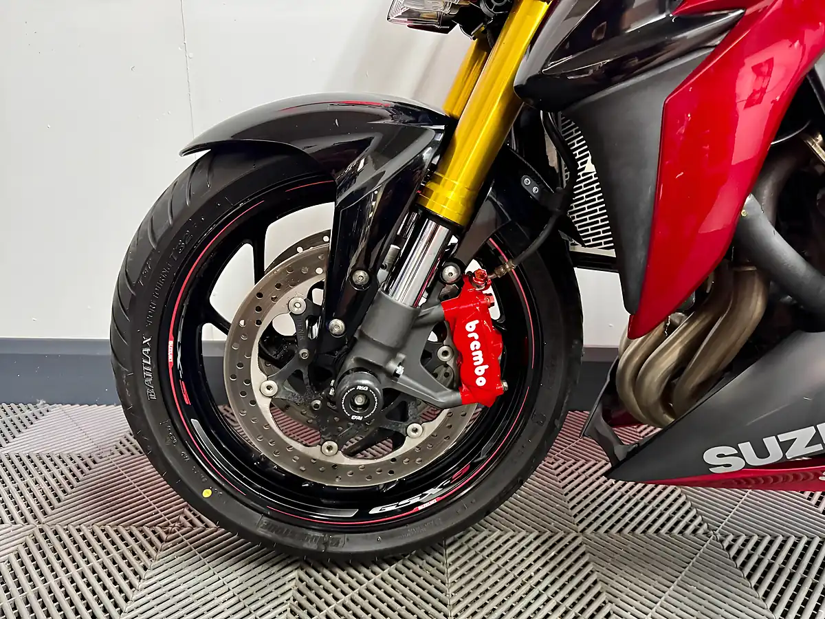 Used 2016 Suzuki GSX-S1000 Naked Red - Interior and Exterior details 14
