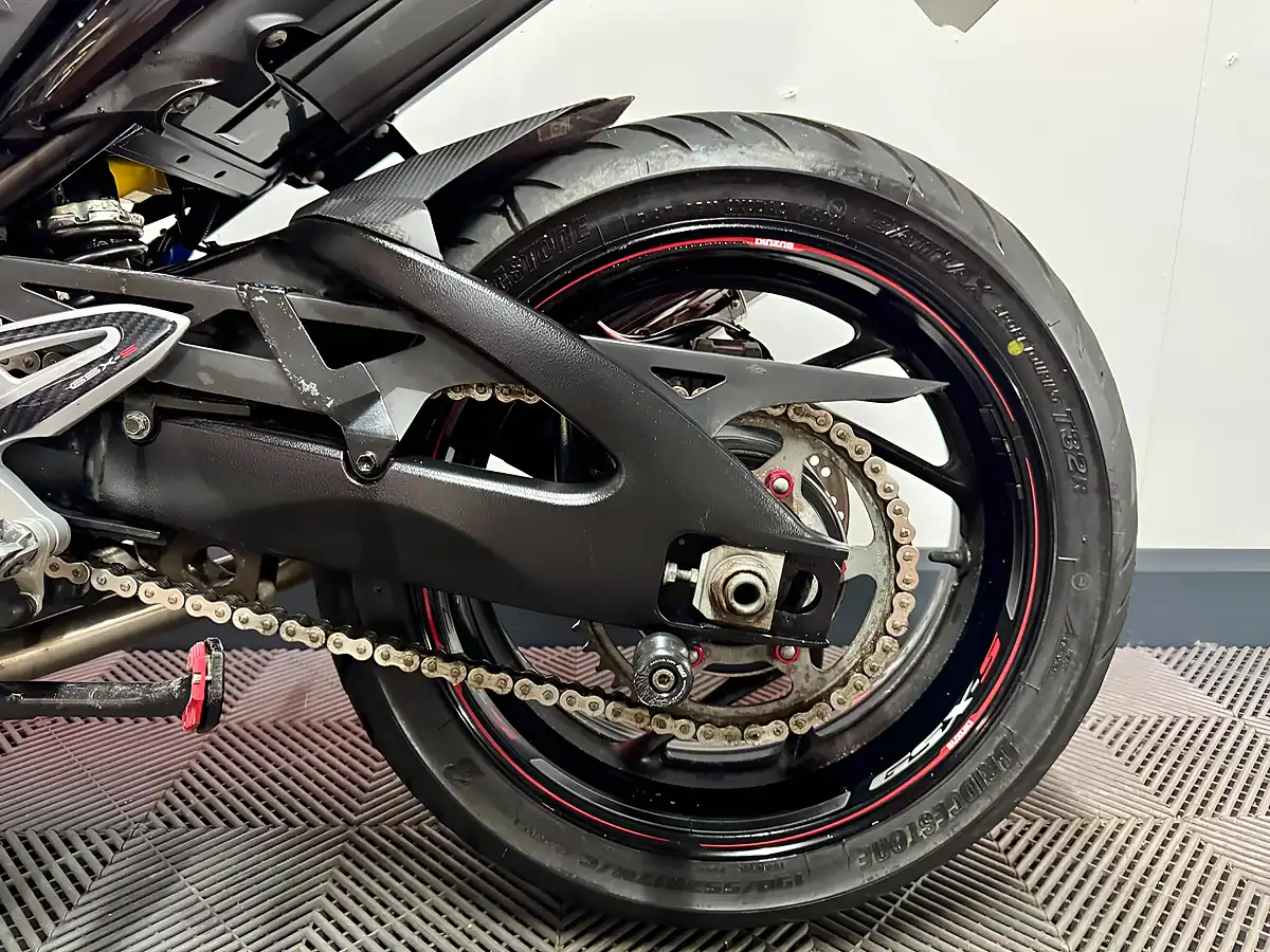 Used 2016 Suzuki GSX-S1000 Naked Red - Interior and Exterior details 16