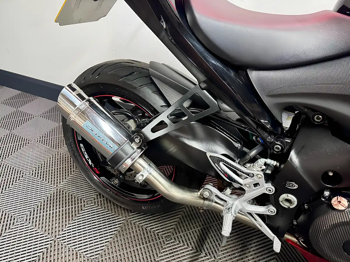 Used 2016 Suzuki GSX-S1000 Naked Red - Interior and Exterior details 19