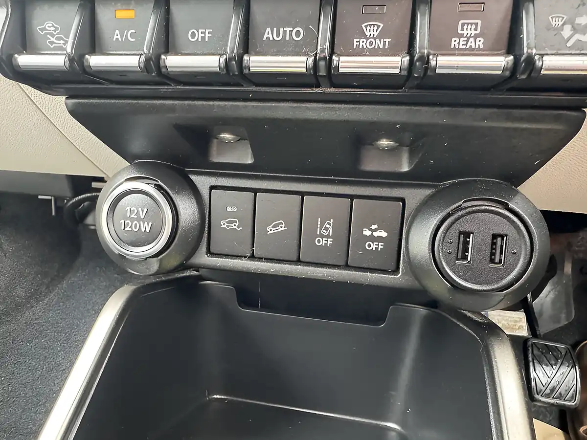 Used 2016 Suzuki Ignis SZ5 Allgrip Blue/Black - Interior and Exterior details 14