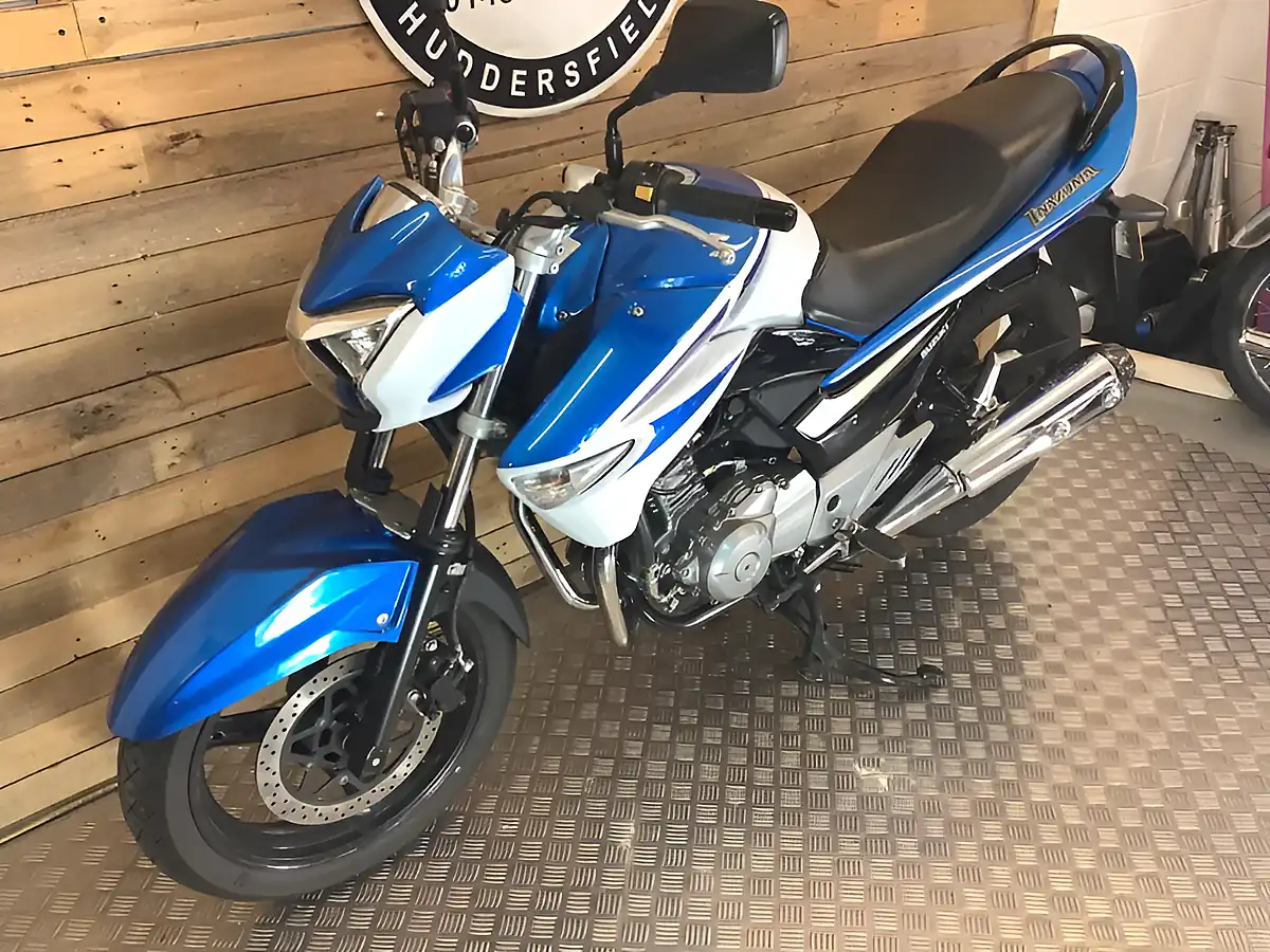 Used 2016 Suzuki Inazuma Blue - Interior and Exterior details 3