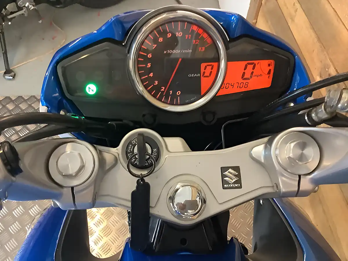 Used 2016 Suzuki Inazuma Blue - Interior and Exterior details 7
