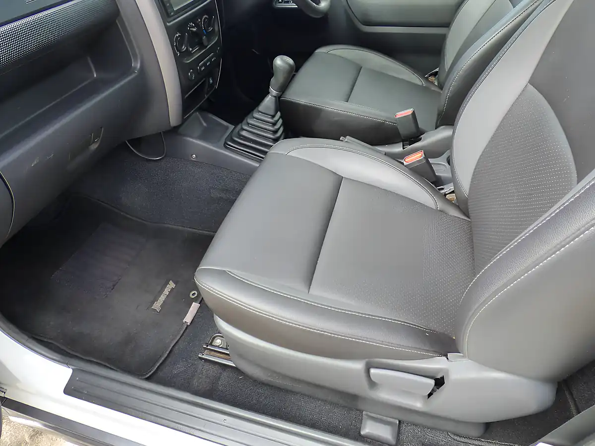 Used 2016 Suzuki Jimny Adventure White/Grey - Interior and Exterior details 13