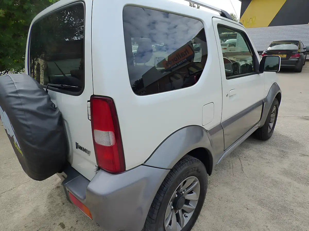 Used 2016 Suzuki Jimny Adventure White/Grey - Interior and Exterior details 3