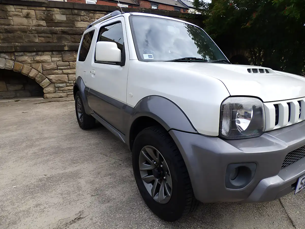 Used 2016 Suzuki Jimny Adventure White/Grey - Interior and Exterior details 4