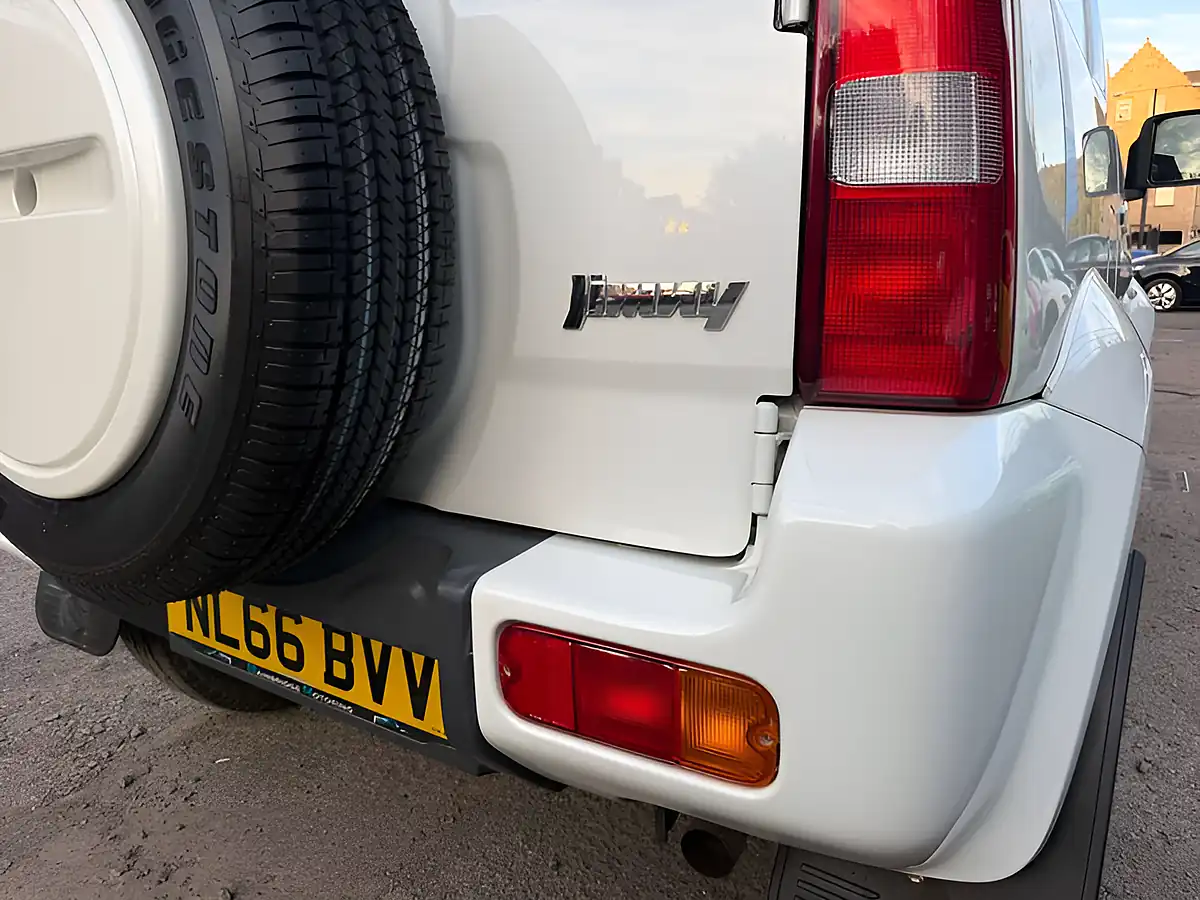 Used 2016 Suzuki Jimny SZ4 White - Interior and Exterior details 12