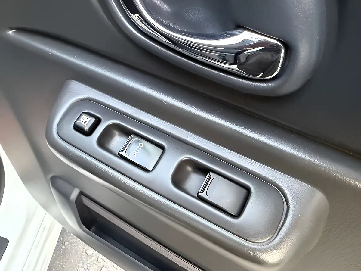 Used 2016 Suzuki Jimny SZ4 White - Interior and Exterior details 20