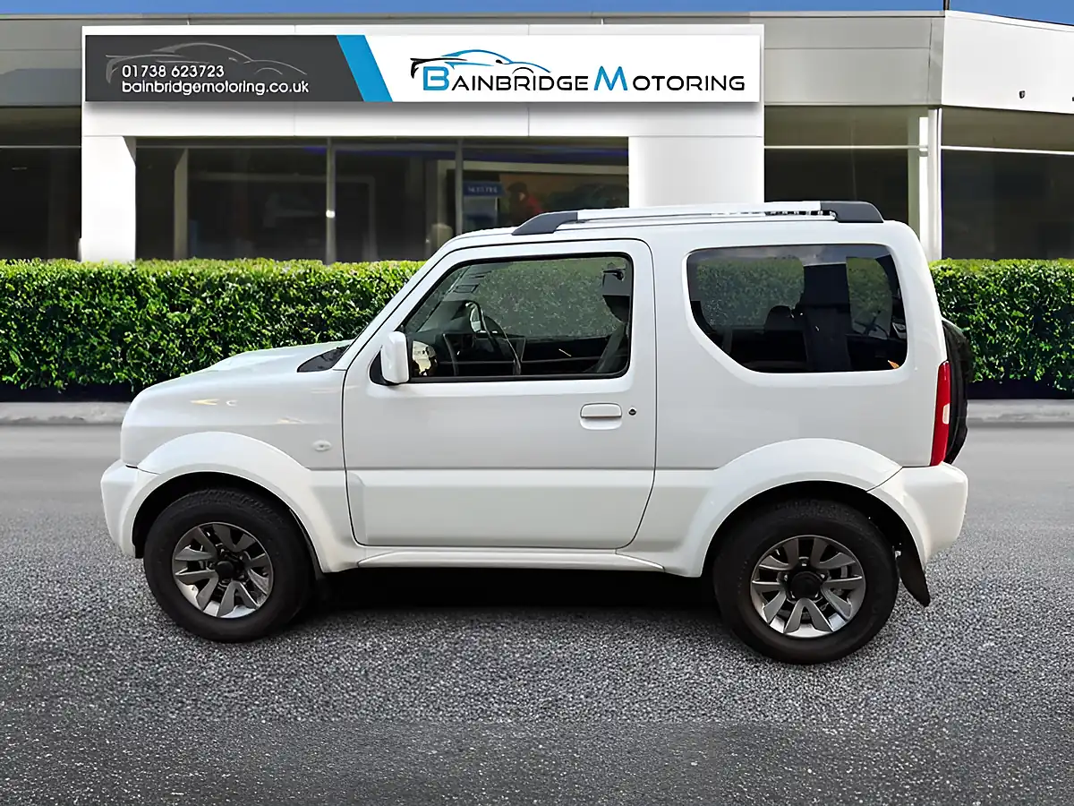 Used 2016 Suzuki Jimny SZ4 White - Interior and Exterior details 6