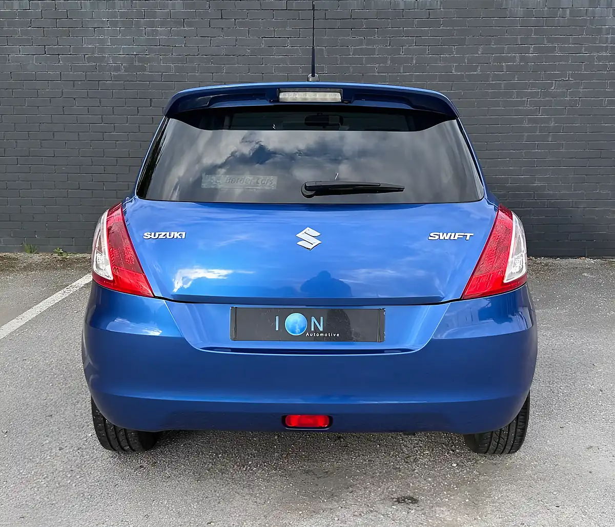 Used 2016 Suzuki Swift Sz-L Kashmir Blue Met - Interior and Exterior details 11