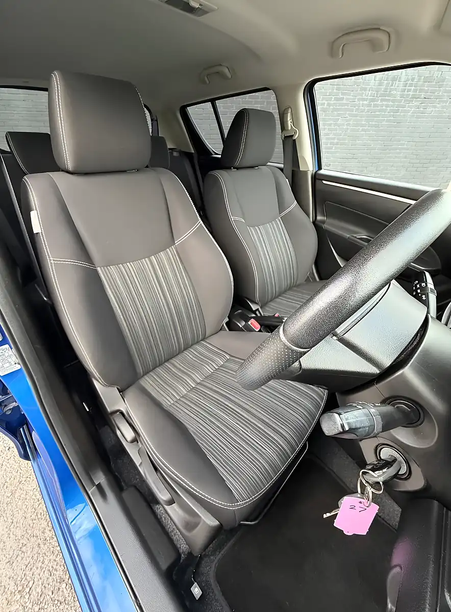 Used 2016 Suzuki Swift Sz-L Kashmir Blue Met - Interior and Exterior details 17