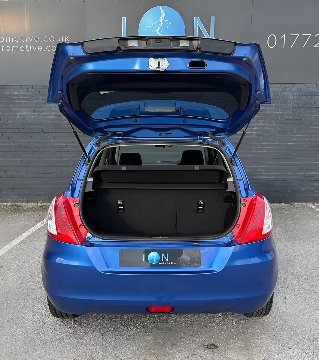 Used 2016 Suzuki Swift Sz-L Kashmir Blue Met - Interior and Exterior details 19