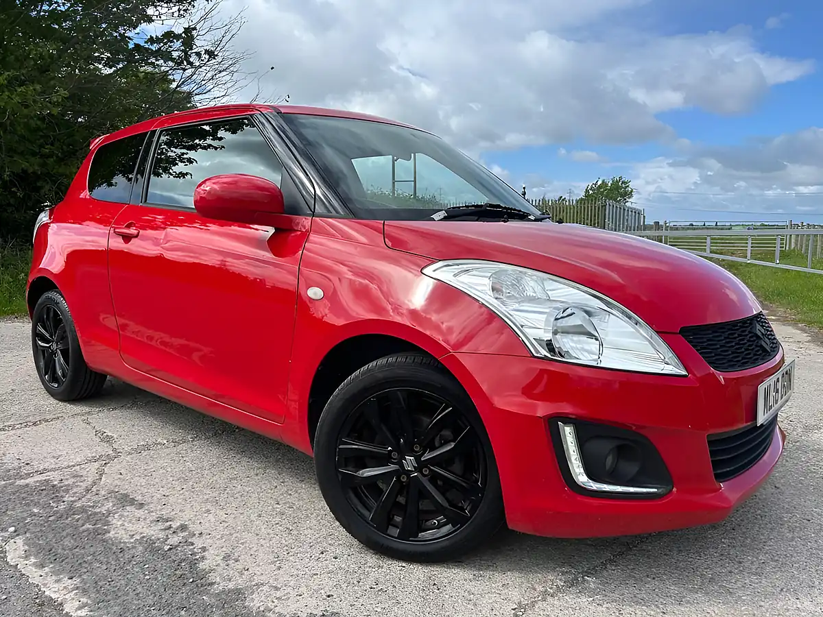Used 2016 Suzuki Swift Sz-L Red - Front View