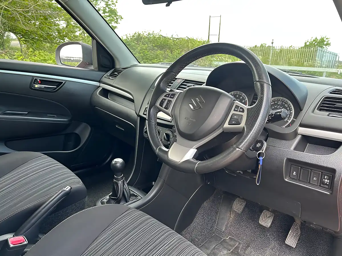 Used 2016 Suzuki Swift Sz-L Red - Interior and Exterior details 15