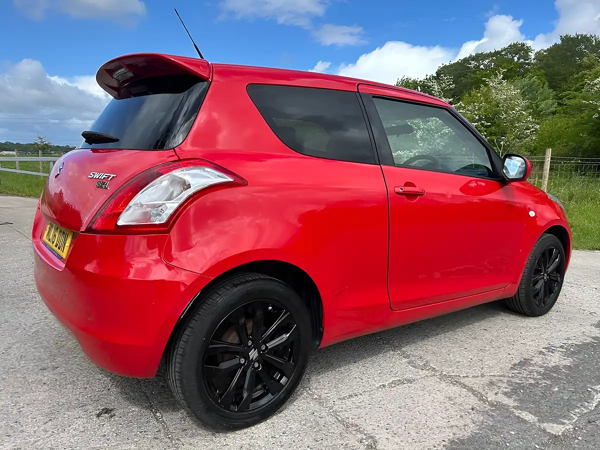 Used 2016 Suzuki Swift Sz-L Red - Interior and Exterior details 3
