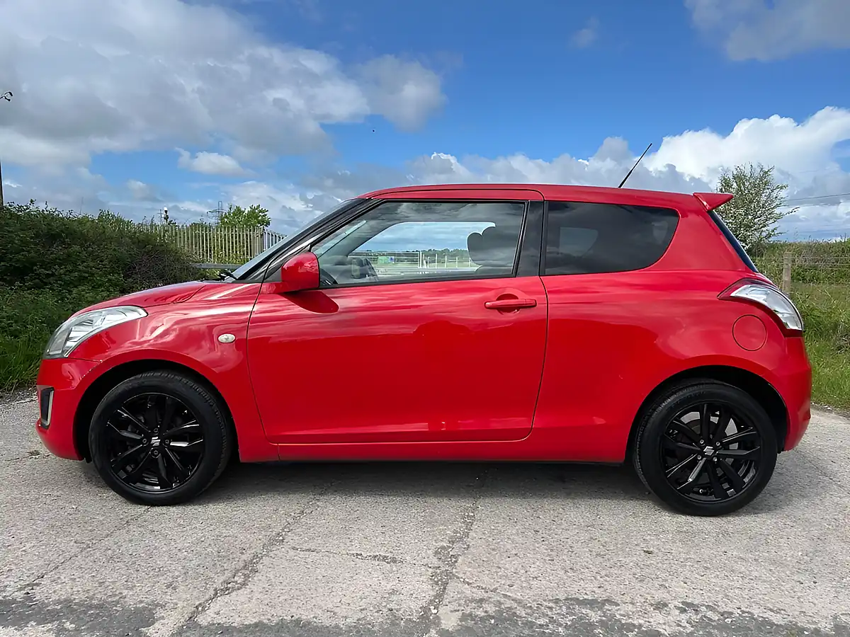 Used 2016 Suzuki Swift Sz-L Red - Interior and Exterior details 5