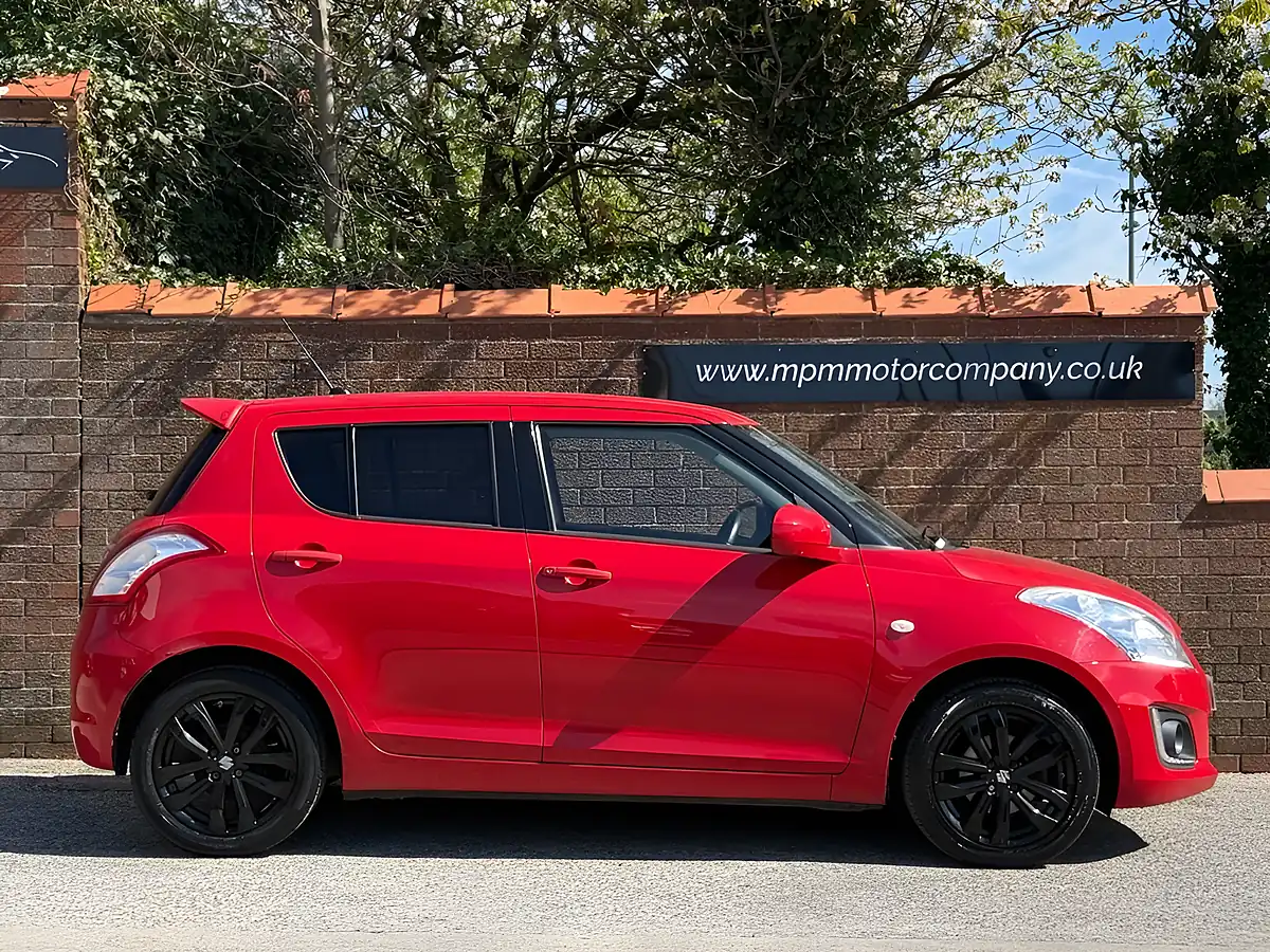 Used 2016 Suzuki Swift Sz-L Red - Interior and Exterior details 3