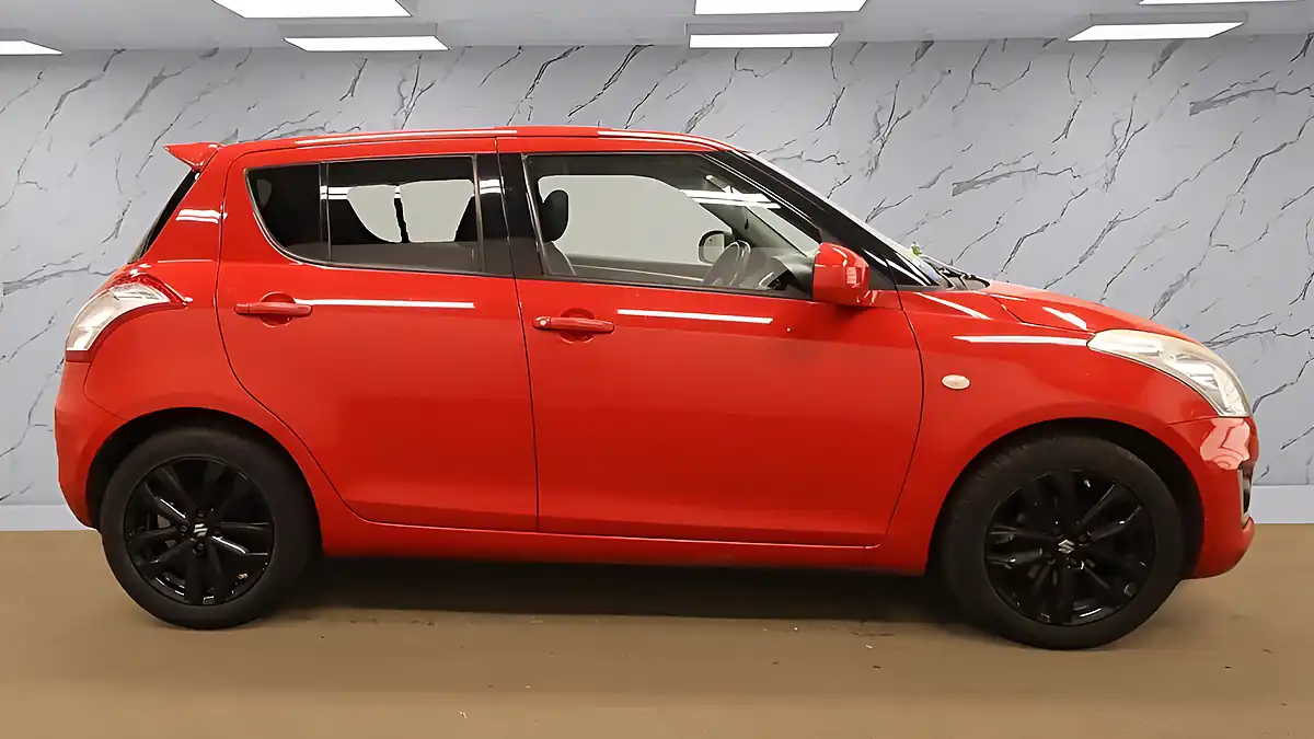 Used 2016 Suzuki Swift Sz-L Red - Interior and Exterior details 8