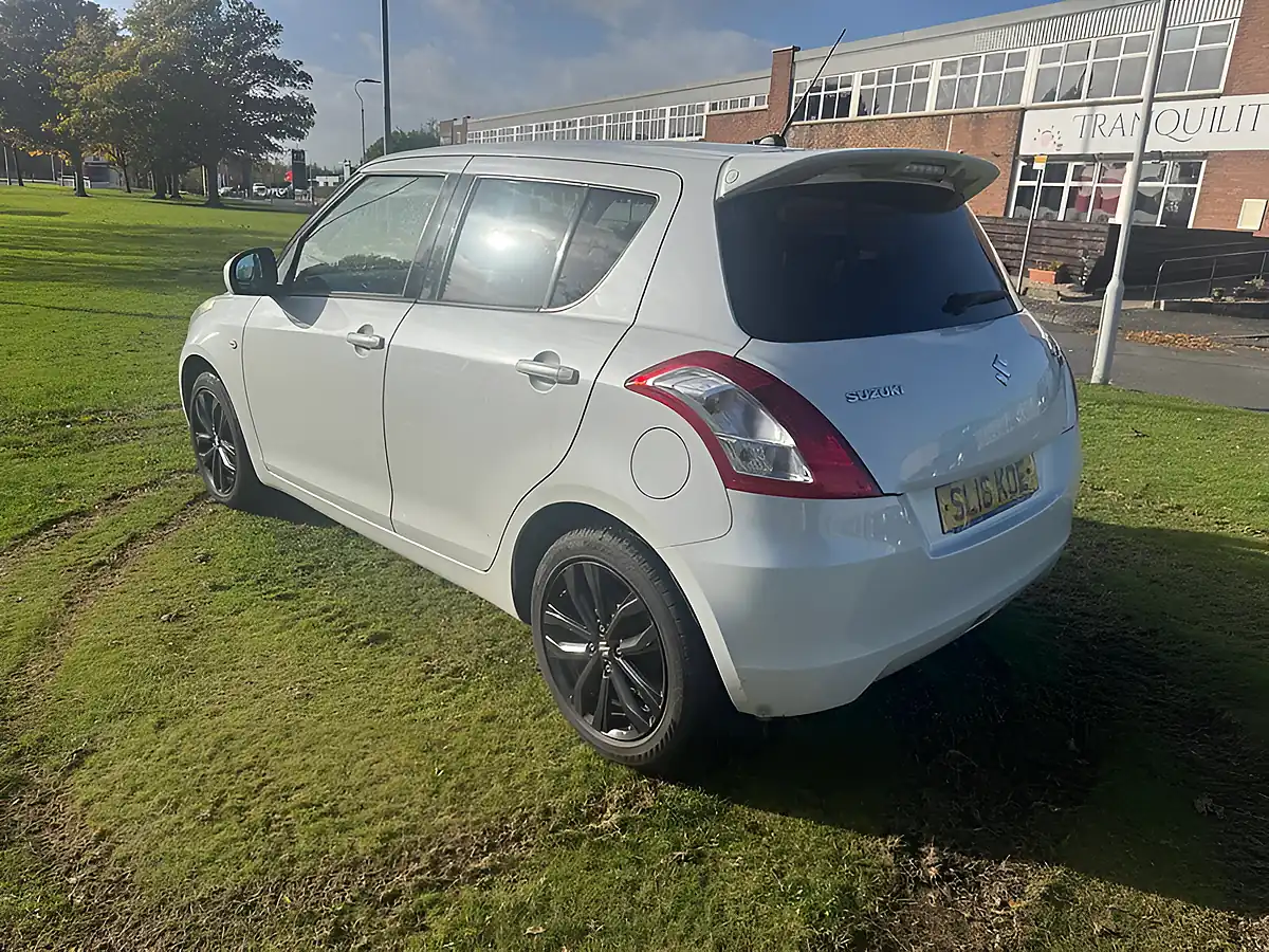 Used 2016 Suzuki Swift Sz-L White - Interior and Exterior details 3