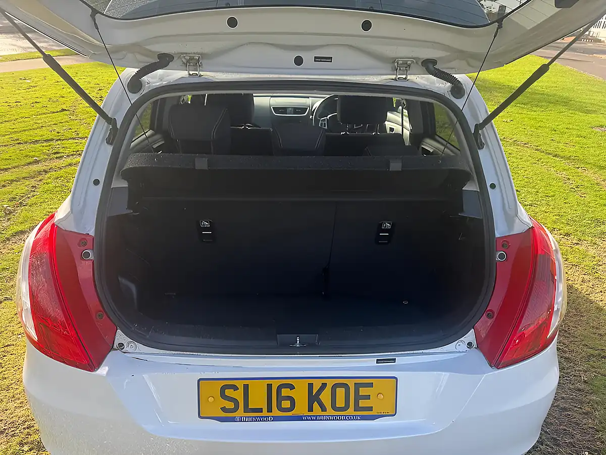 Used 2016 Suzuki Swift Sz-L White - Interior and Exterior details 6