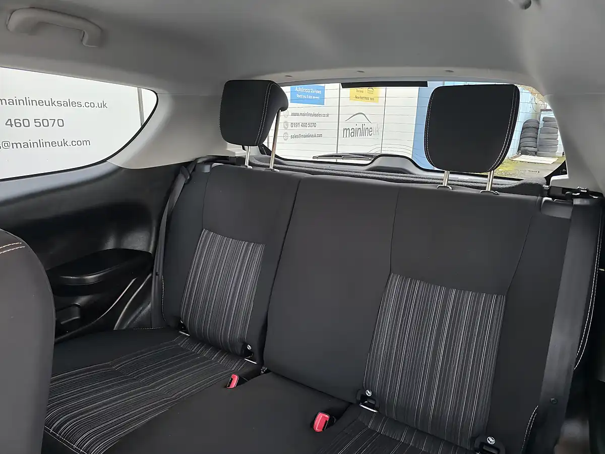 Used 2016 Suzuki Swift Sz-L White - Interior and Exterior details 11