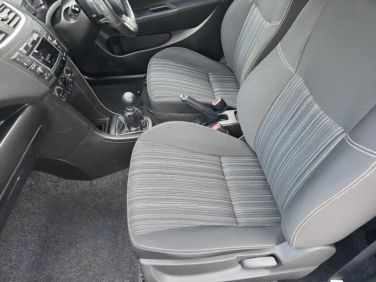 Used 2016 Suzuki Swift Sz-L White - Interior and Exterior details 20