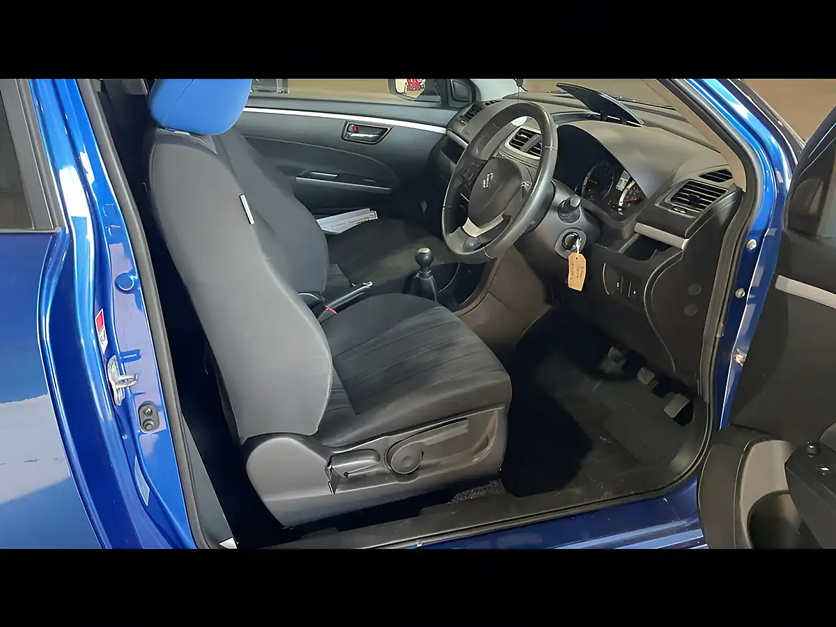 Used 2016 Suzuki Swift SZ3 Blue - Interior and Exterior details 9