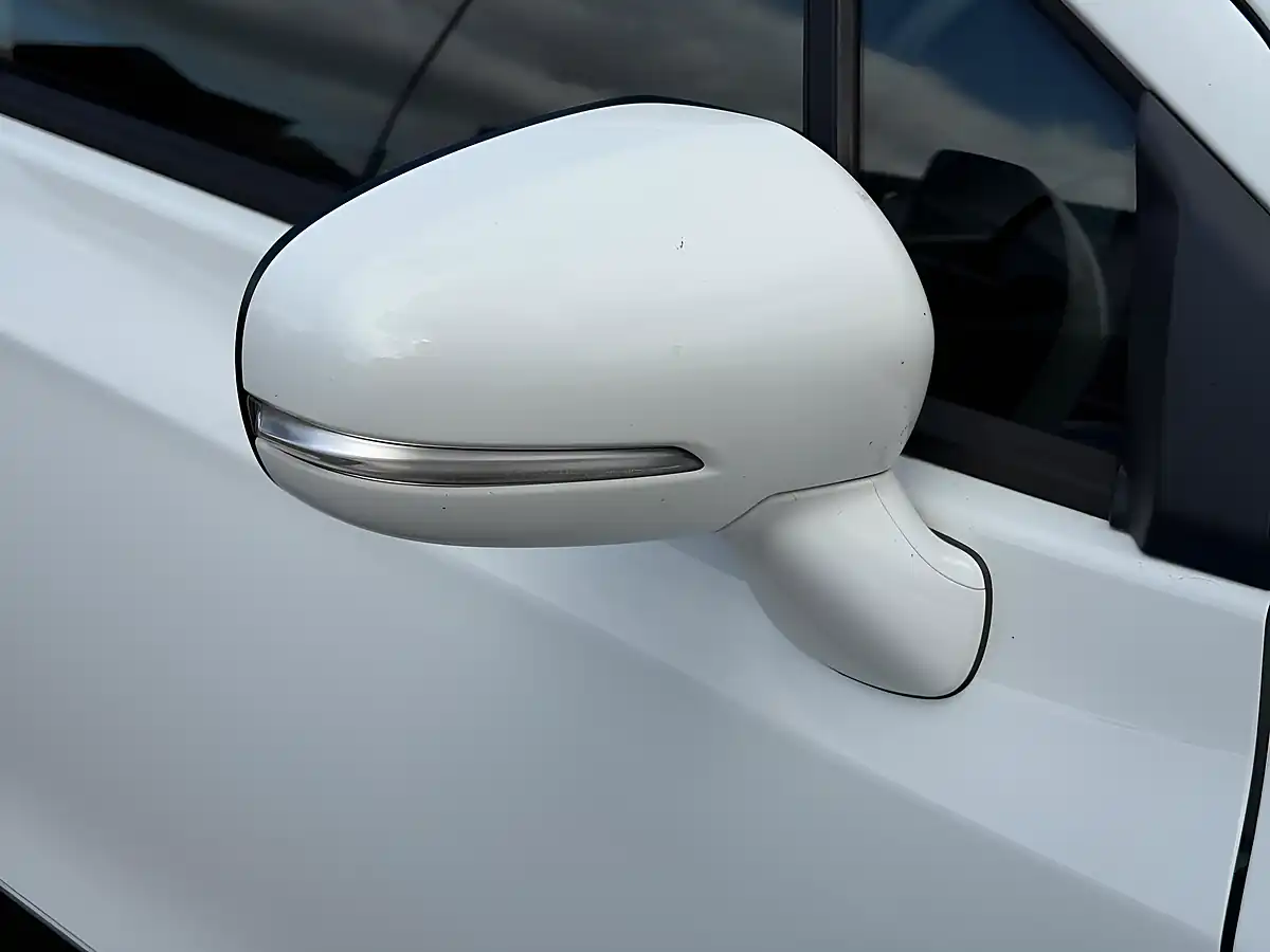 Used 2016 Suzuki SX4 S-Cross Sz-T White - Interior and Exterior details 10