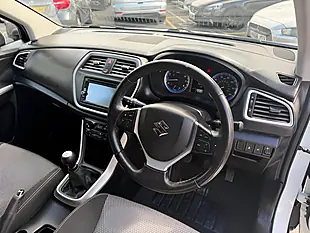 Used 2016 Suzuki SX4 S-Cross Sz-T White - Interior and Exterior details 11