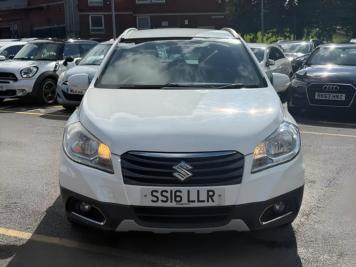 Used 2016 Suzuki SX4 S-Cross Sz-T White - Interior and Exterior details 2