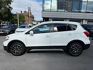 Used 2016 Suzuki SX4 S-Cross Sz-T White - Interior and Exterior details 7