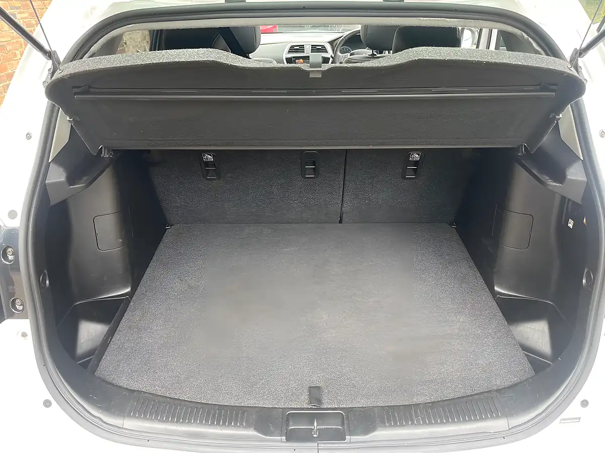 Used 2016 Suzuki SX4 S-Cross SZ5 White - Interior and Exterior details 14