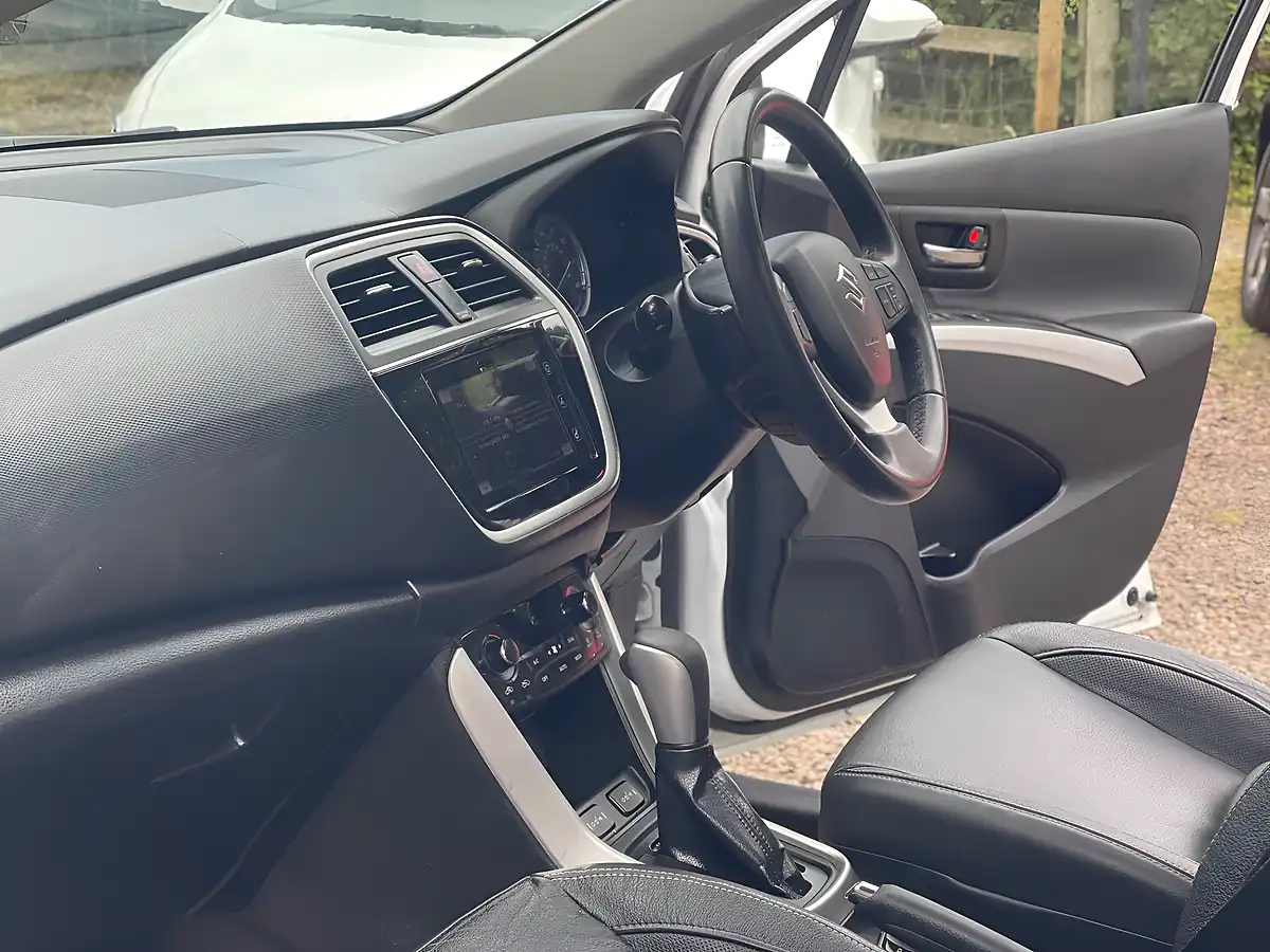 Used 2016 Suzuki SX4 S-Cross SZ5 White - Interior and Exterior details 18