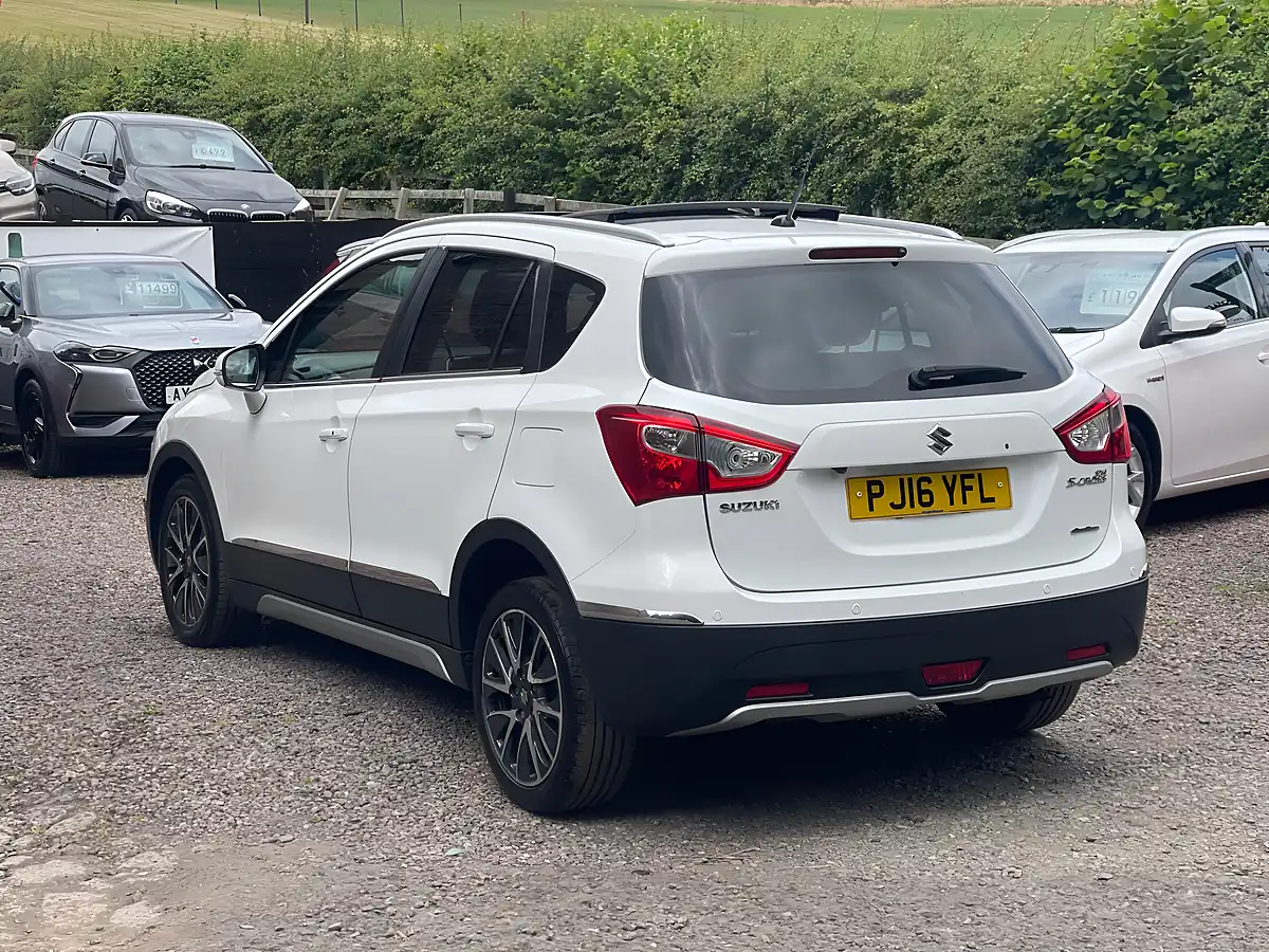 Used 2016 Suzuki SX4 S-Cross SZ5 White - Interior and Exterior details 6