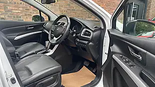 Used 2016 Suzuki SX4 S-Cross SZ5 White - Interior and Exterior details 8