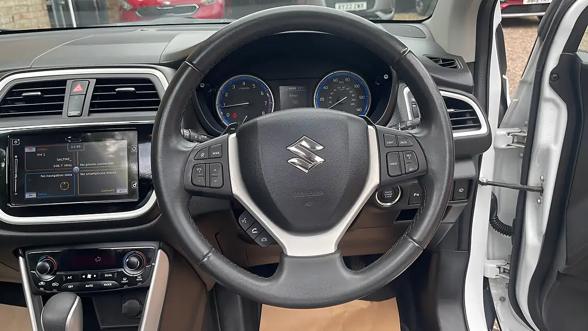 Used 2016 Suzuki SX4 S-Cross SZ5 White - Interior and Exterior details 9