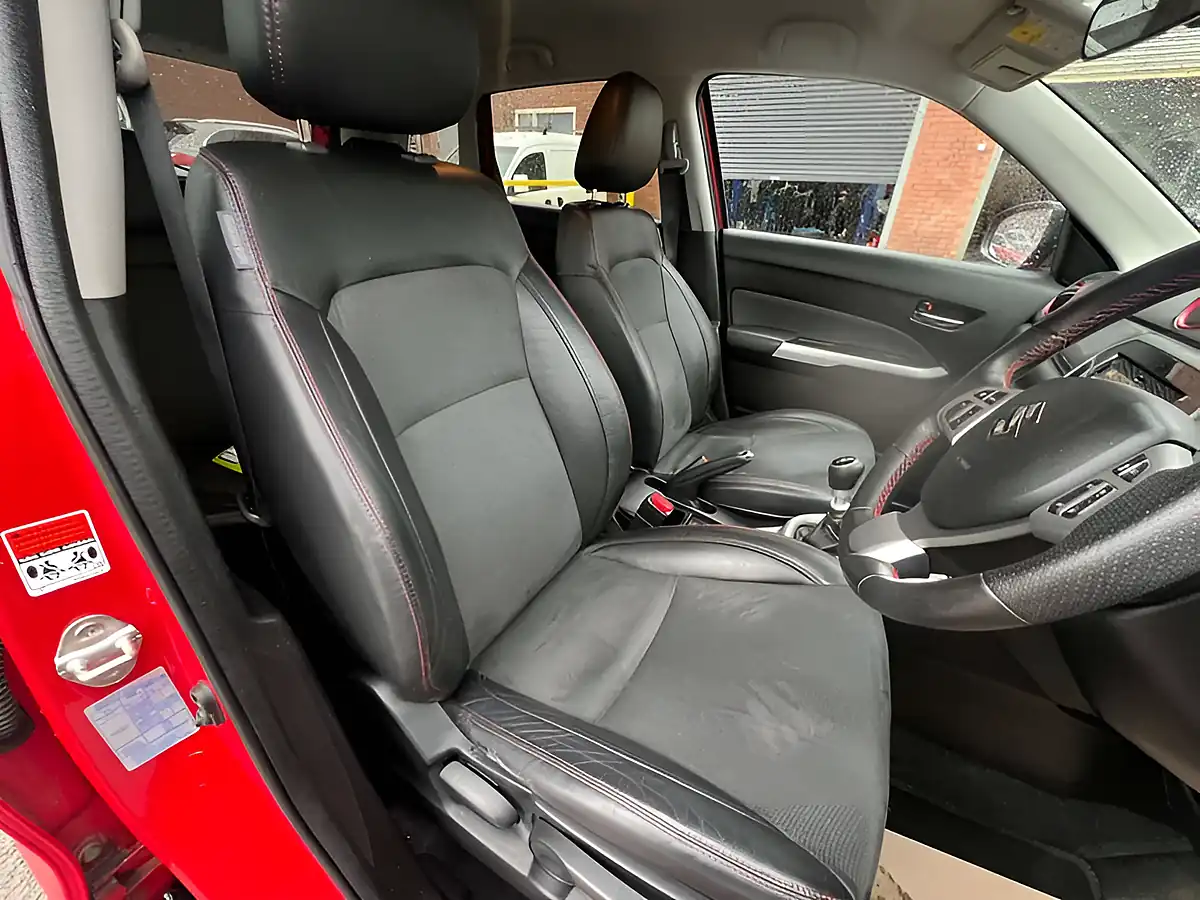 Used 2016 Suzuki Vitara S Allgrip Red - Interior and Exterior details 11