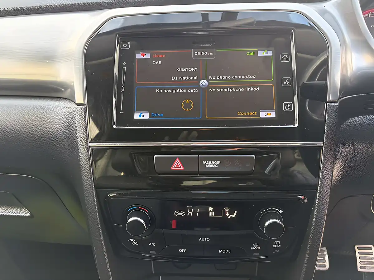 Used 2016 Suzuki Vitara S Allgrip Red - Interior and Exterior details 14