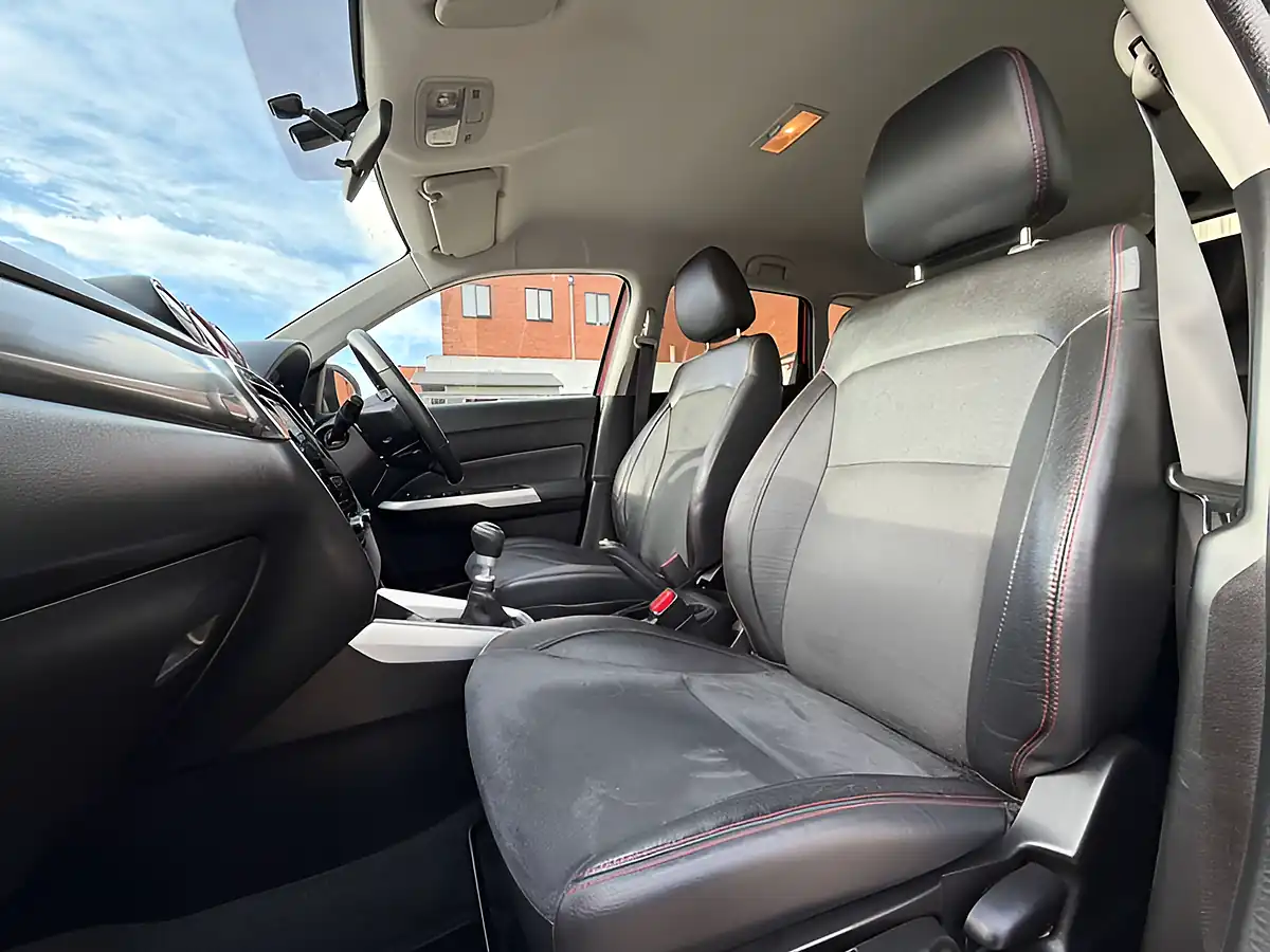 Used 2016 Suzuki Vitara S Allgrip Red - Interior and Exterior details 16