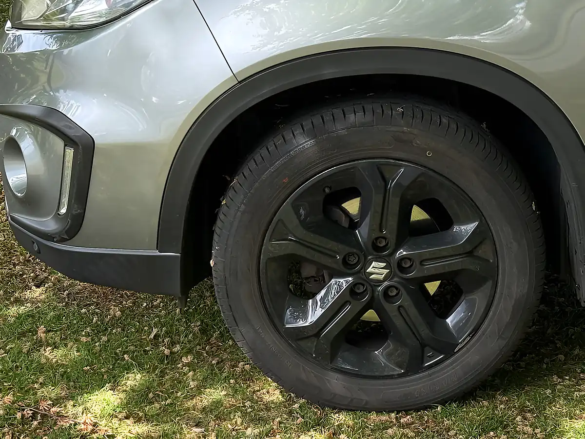 Used 2016 Suzuki Vitara S Grey - Interior and Exterior details 11