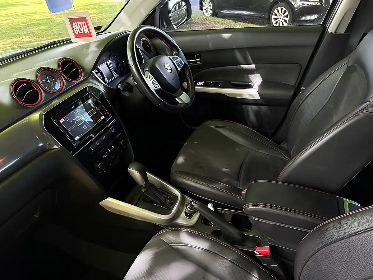 Used 2016 Suzuki Vitara S Grey - Interior and Exterior details 15