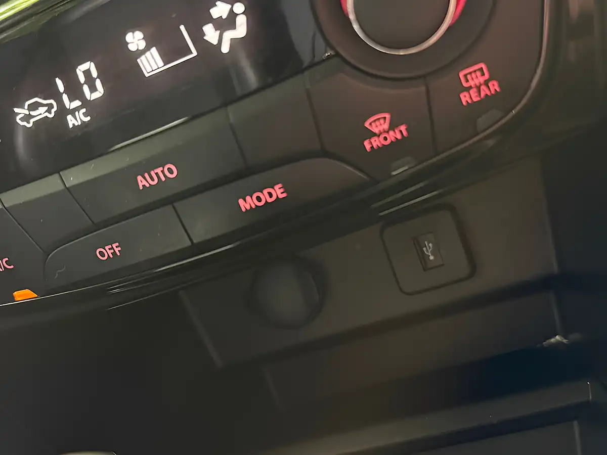 Used 2016 Suzuki Vitara S Grey - Interior and Exterior details 19