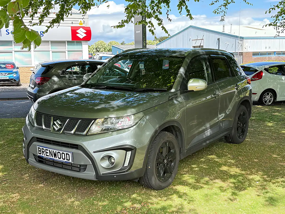 Used 2016 Suzuki Vitara S Grey - Interior and Exterior details 4