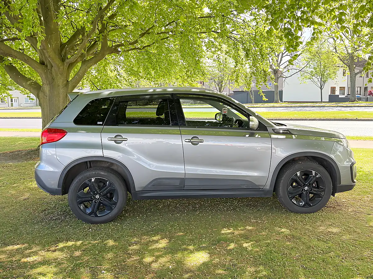Used 2016 Suzuki Vitara S Grey - Interior and Exterior details 7
