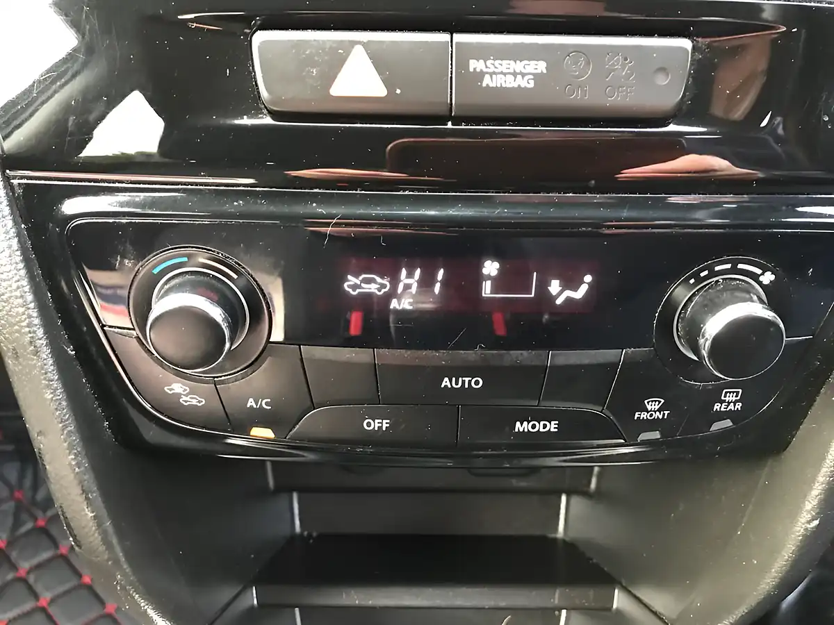 Used 2016 Suzuki Vitara Sz-T Black - Interior and Exterior details 12