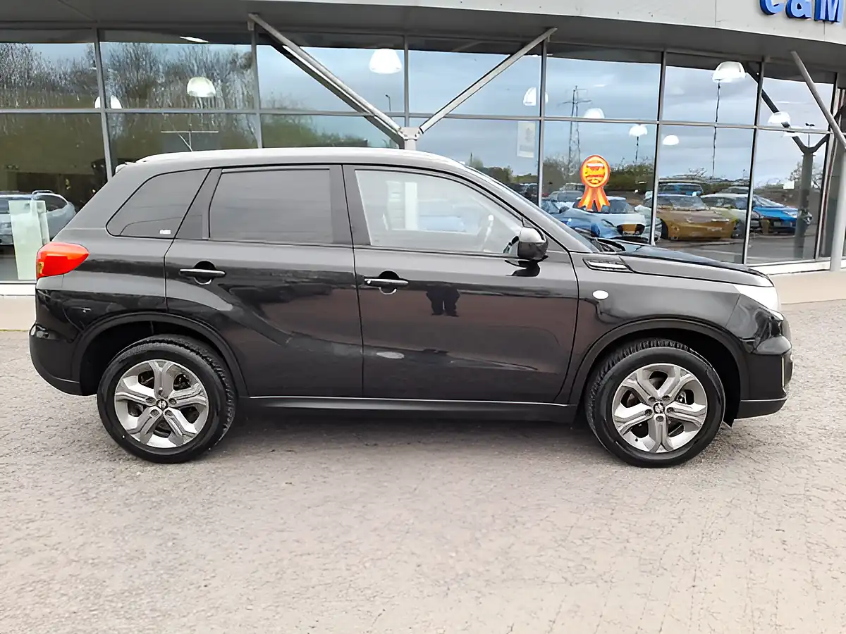 Used 2016 Suzuki Vitara Sz-T Black - Interior and Exterior details 10