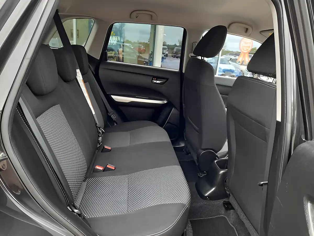Used 2016 Suzuki Vitara Sz-T Black - Interior and Exterior details 12
