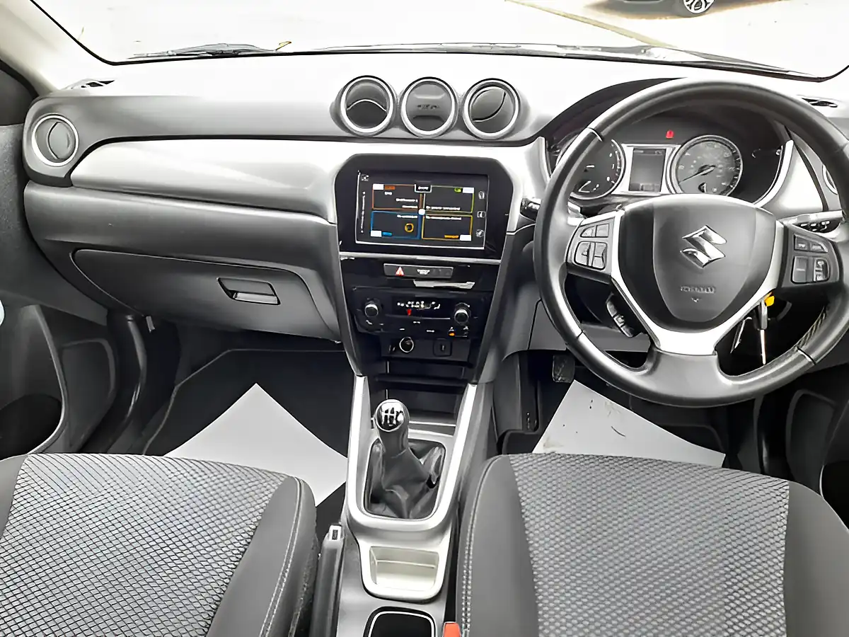 Used 2016 Suzuki Vitara Sz-T Black - Interior and Exterior details 13