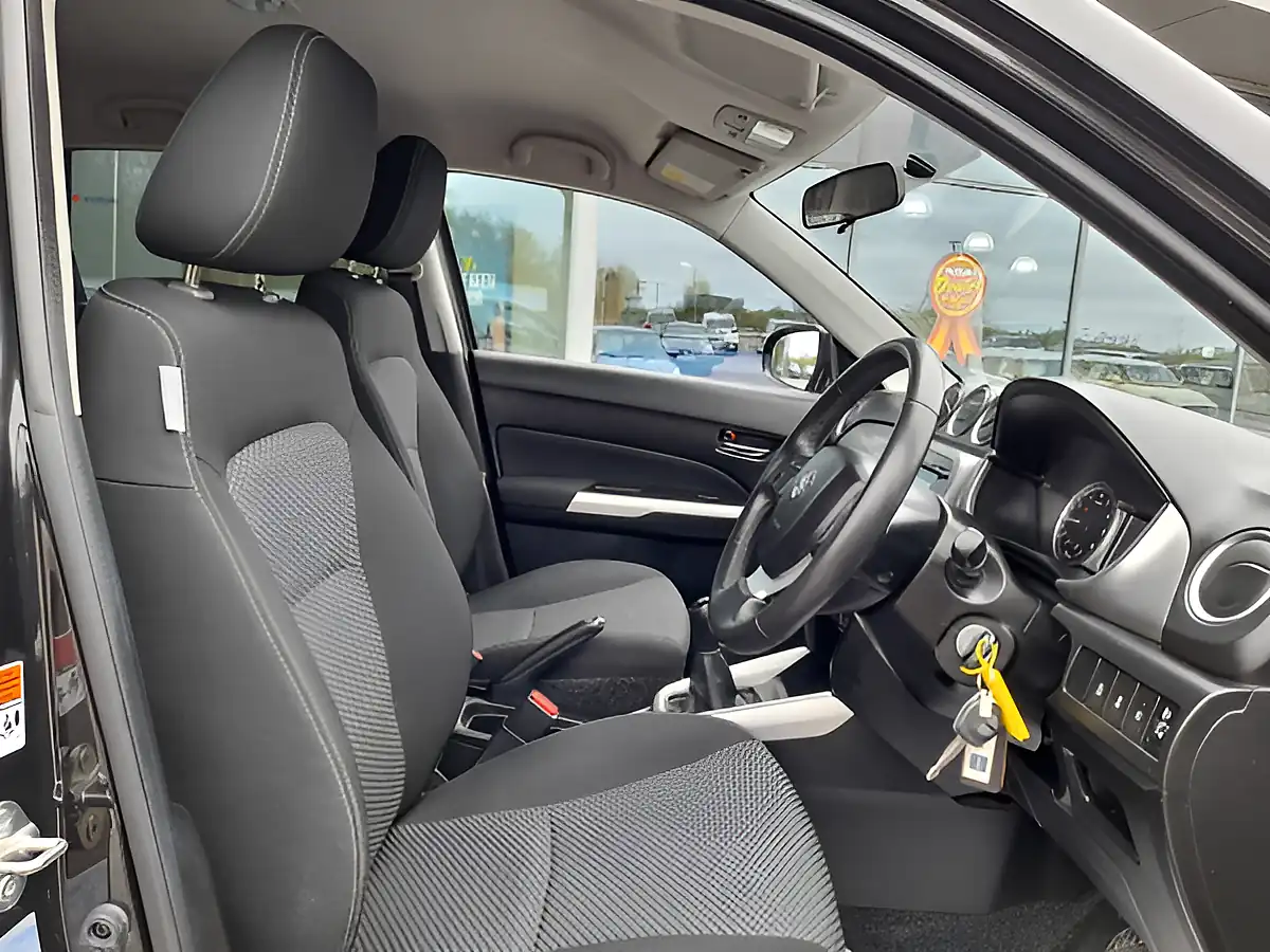 Used 2016 Suzuki Vitara Sz-T Black - Interior and Exterior details 14